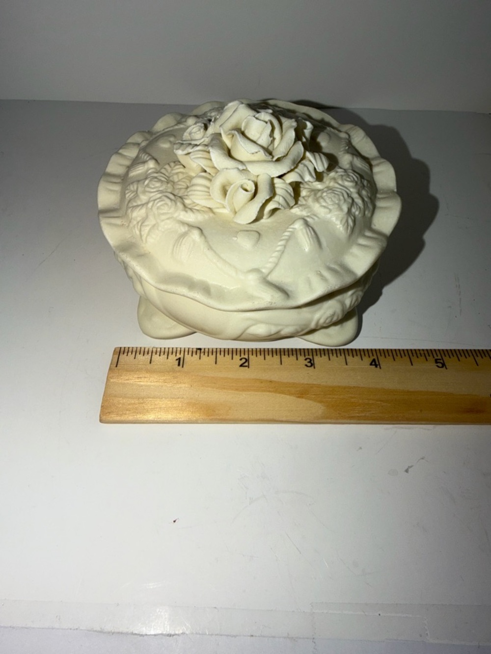 Vintage White Bisque Porcelain Footed Trinket Box - Picture 4 of 11